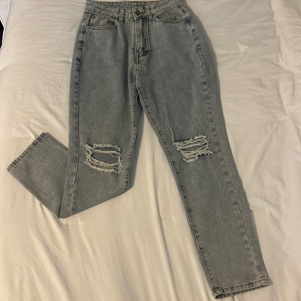 Shein- Washed Ripped Jeans